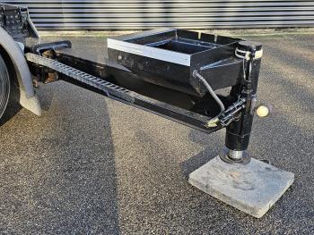 R490 8x2 / HMF 85 T/M CRANE + WINCH + JIB
